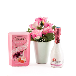 Artificial Pink Rosses, J.P. Chenet, Lindt